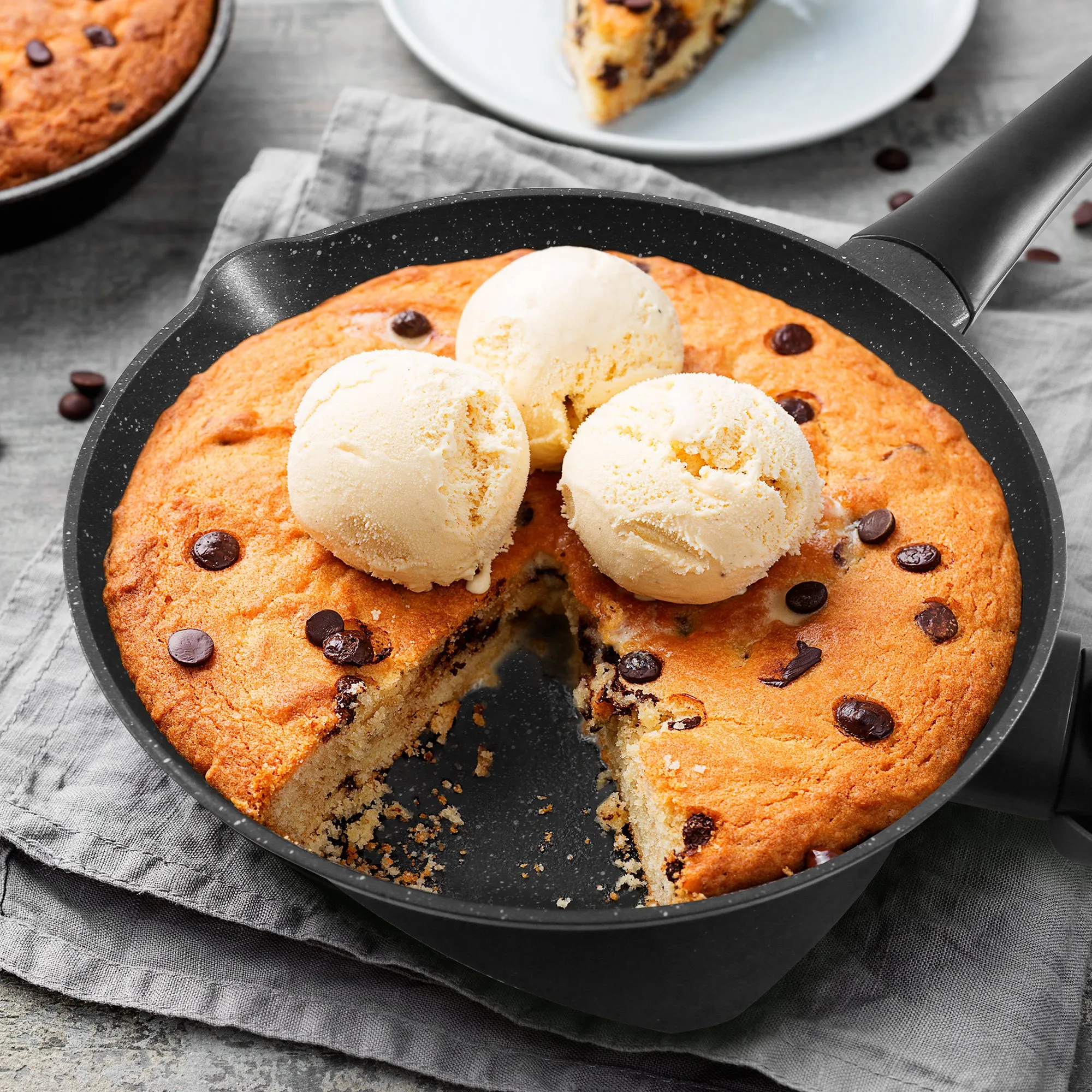 10” 2Qt. Nonstick Electric Skillet with Glass Lid