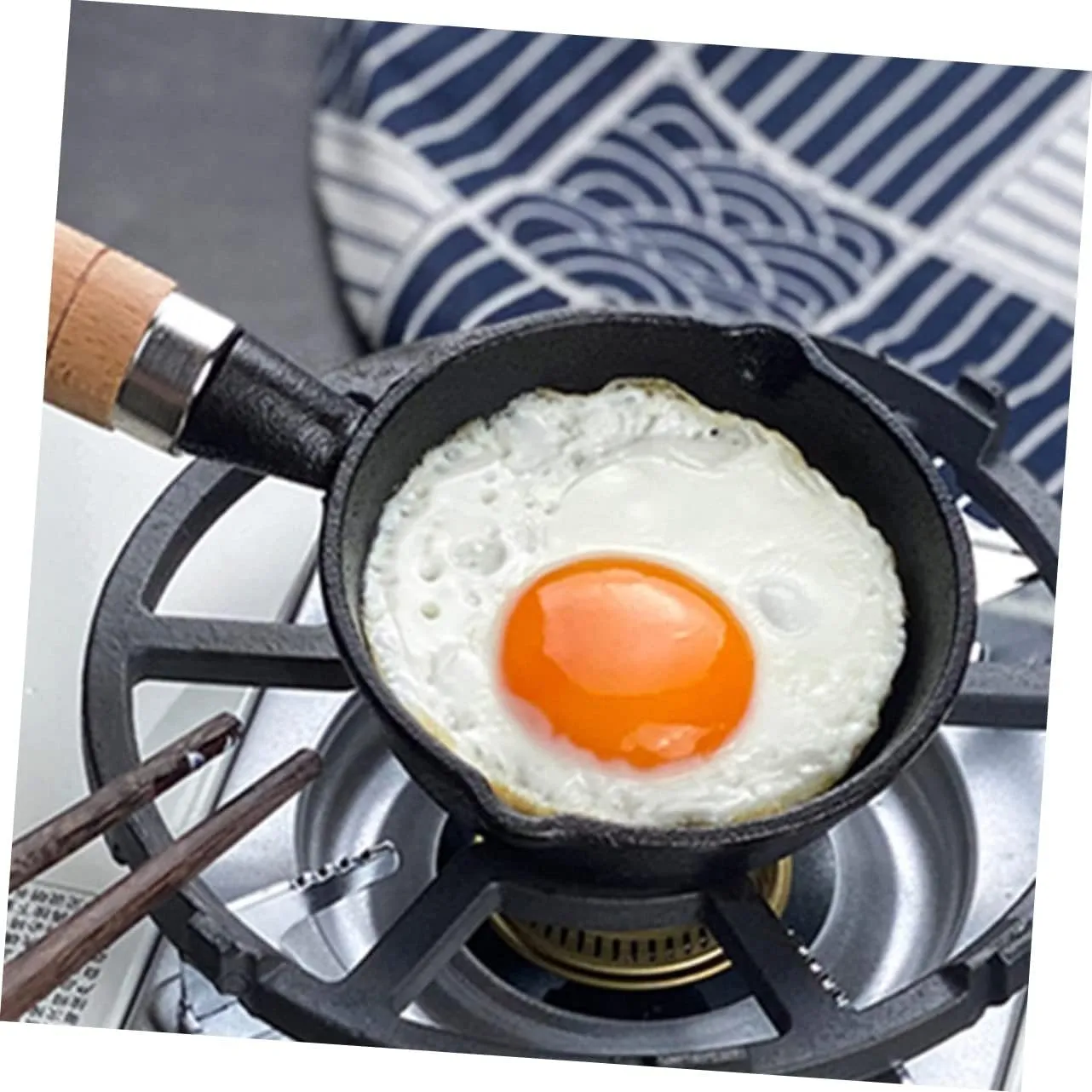 1pc Mini Frying Pan Iron Pancake Pan for Breakfast for Camping and Outdoor Activities Easy to Clean and Store