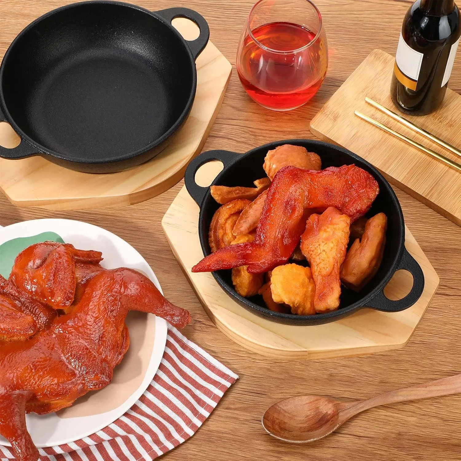 2 Sets Mini Cast Iron Skillet with Wooden Base Small Cast Iron Plates Skillet Pan Round Fajita Plate Hot Steak Pot Dish for Baking Cooking(7.5 Inch)
