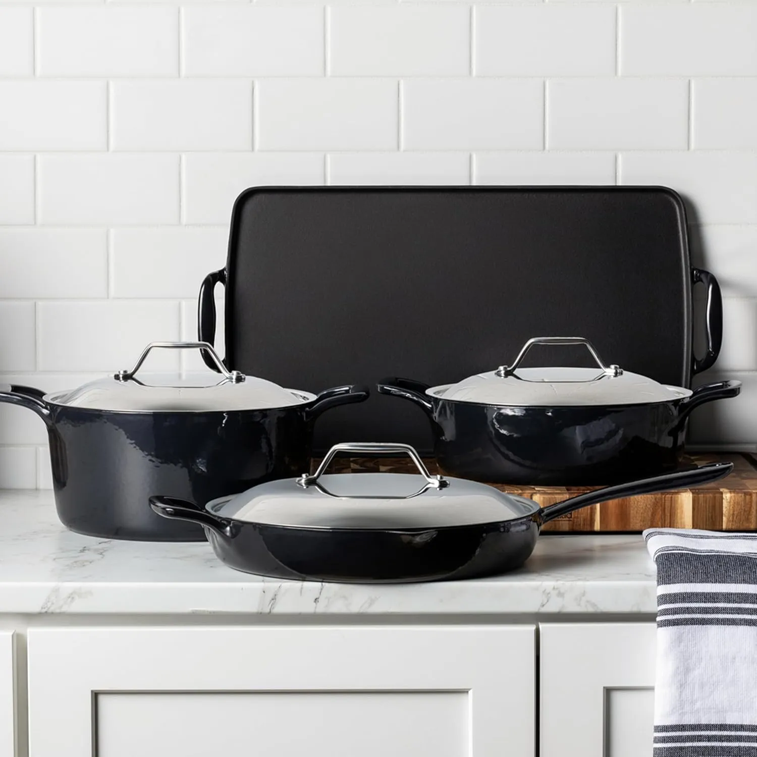 All-Clad Cast Iron Skillet - 12” Enameled Cast Iron Pan with Lid, Enamel Coating, Grill, Oven Safe up to 650°F & Compatible with All Stovetops (Gas, Electric & Induction), Easy-Clean Frying Pan, Black