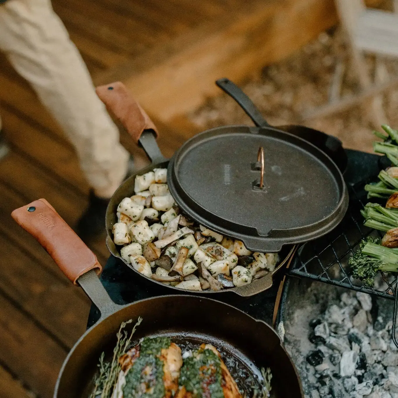 All-in-One Cast Iron Skillet – Timeless Durability for Every Kitchen & Campfire