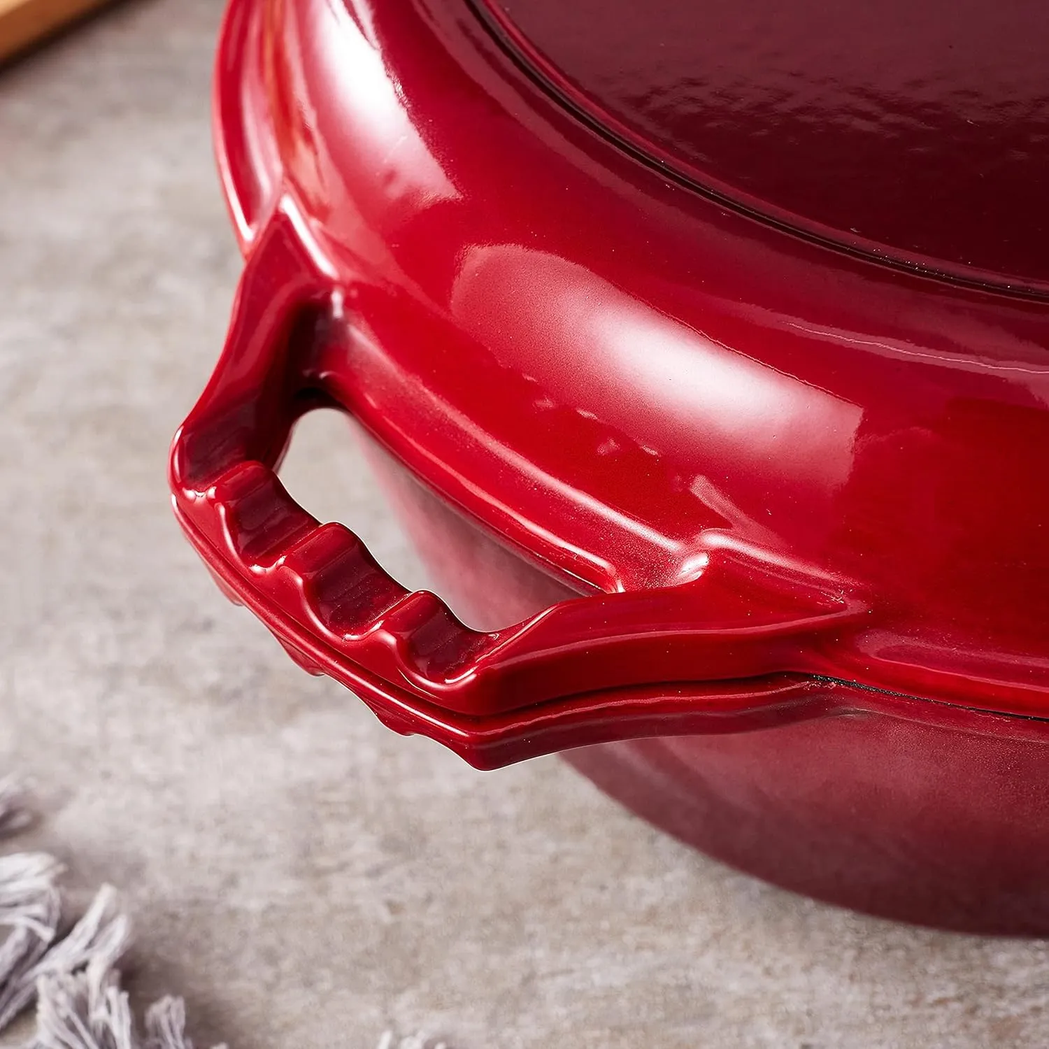 Bruntmor 2 in 1 Enameled cast iron pot with lid, 5QT Cast Iron Dutch Oven & Skillet Combo, Enameled Cast Iron Cookware with Lid, Perfect for Braising, Casseroles and Slow Cooking - Red