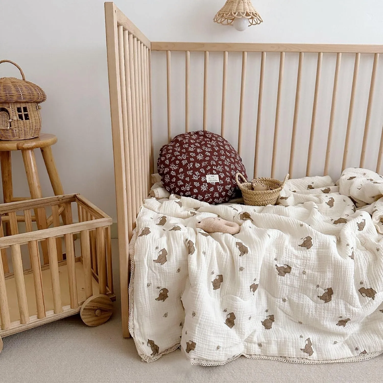 BuLuTu 100% Muslin Toddler Quilt Thin Crib Comforter Girls Boys Quilted Blankets, 47"x59", 1.5 Pounds, Soft Breathable Muslin Cotton Quilts, Bee Bear Pattern, Machine Washable