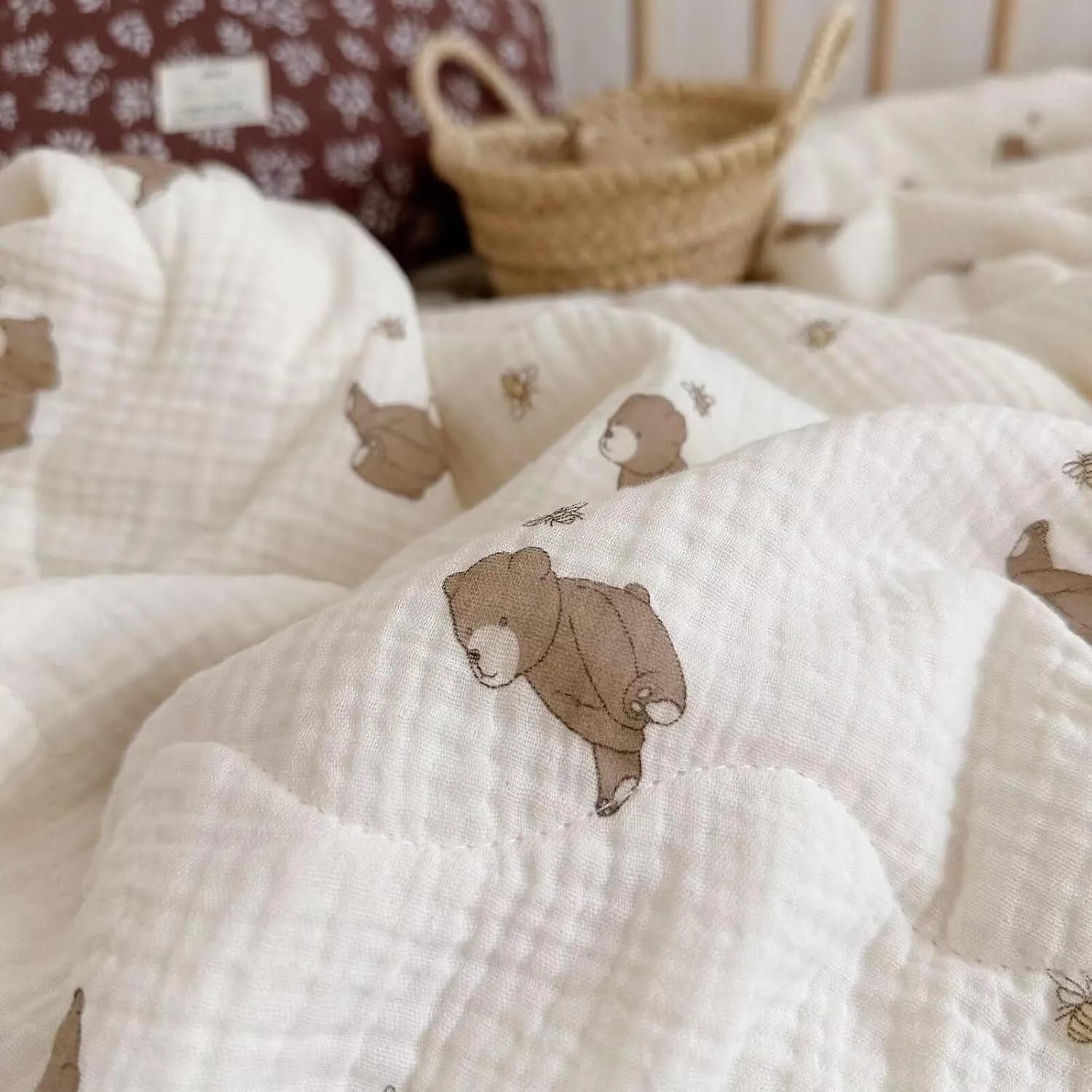 BuLuTu 100% Muslin Toddler Quilt Thin Crib Comforter Girls Boys Quilted Blankets, 47"x59", 1.5 Pounds, Soft Breathable Muslin Cotton Quilts, Bee Bear Pattern, Machine Washable