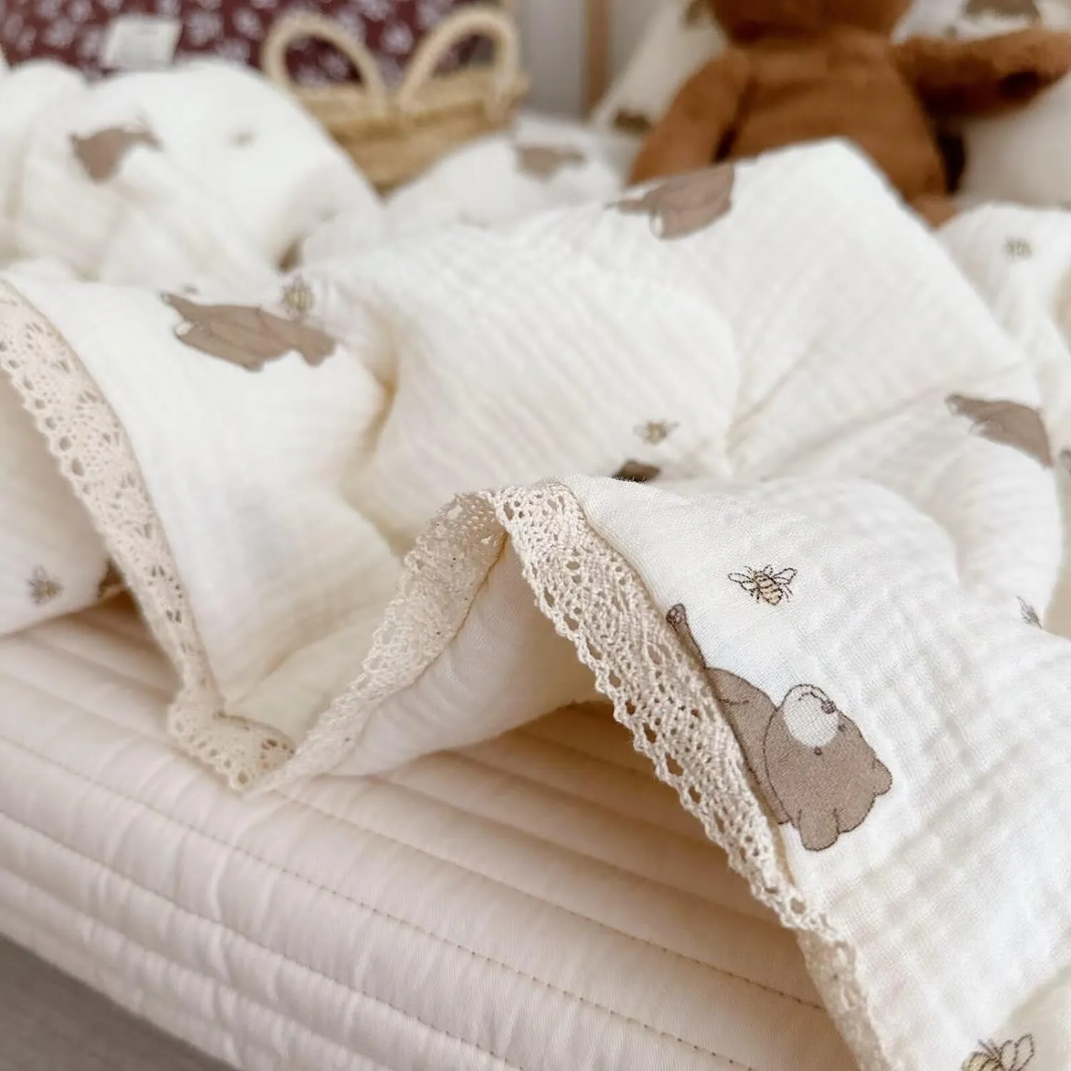 BuLuTu 100% Muslin Toddler Quilt Thin Crib Comforter Girls Boys Quilted Blankets, 47"x59", 1.5 Pounds, Soft Breathable Muslin Cotton Quilts, Bee Bear Pattern, Machine Washable