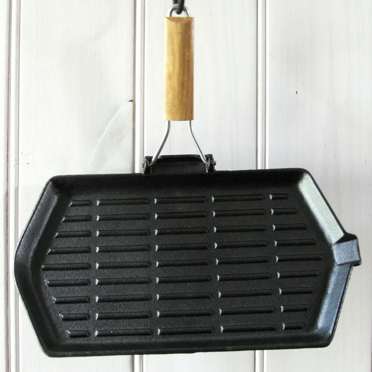 Cast iron skillet