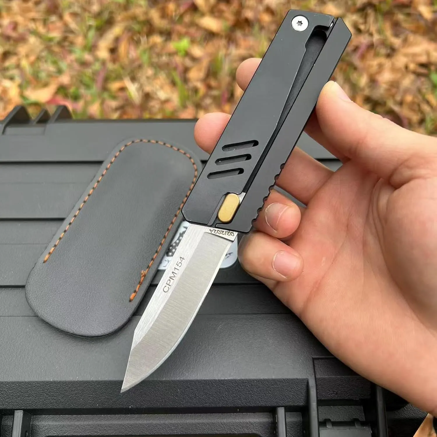 Folding Knife Aluminum Practical Pocket Knife Unique Useful Multifunctional EDC Knife For Outdoor (Black)