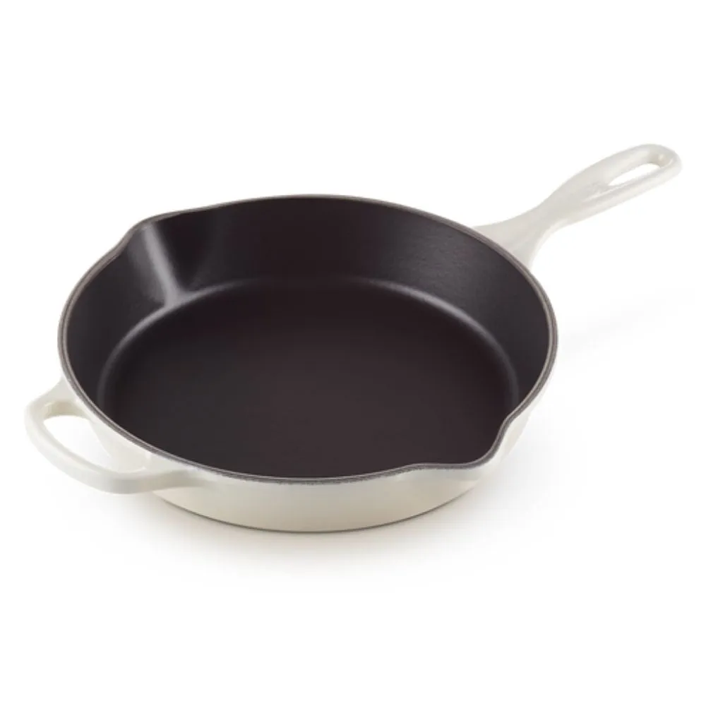 Le Creuset Signature cast iron round Skillet