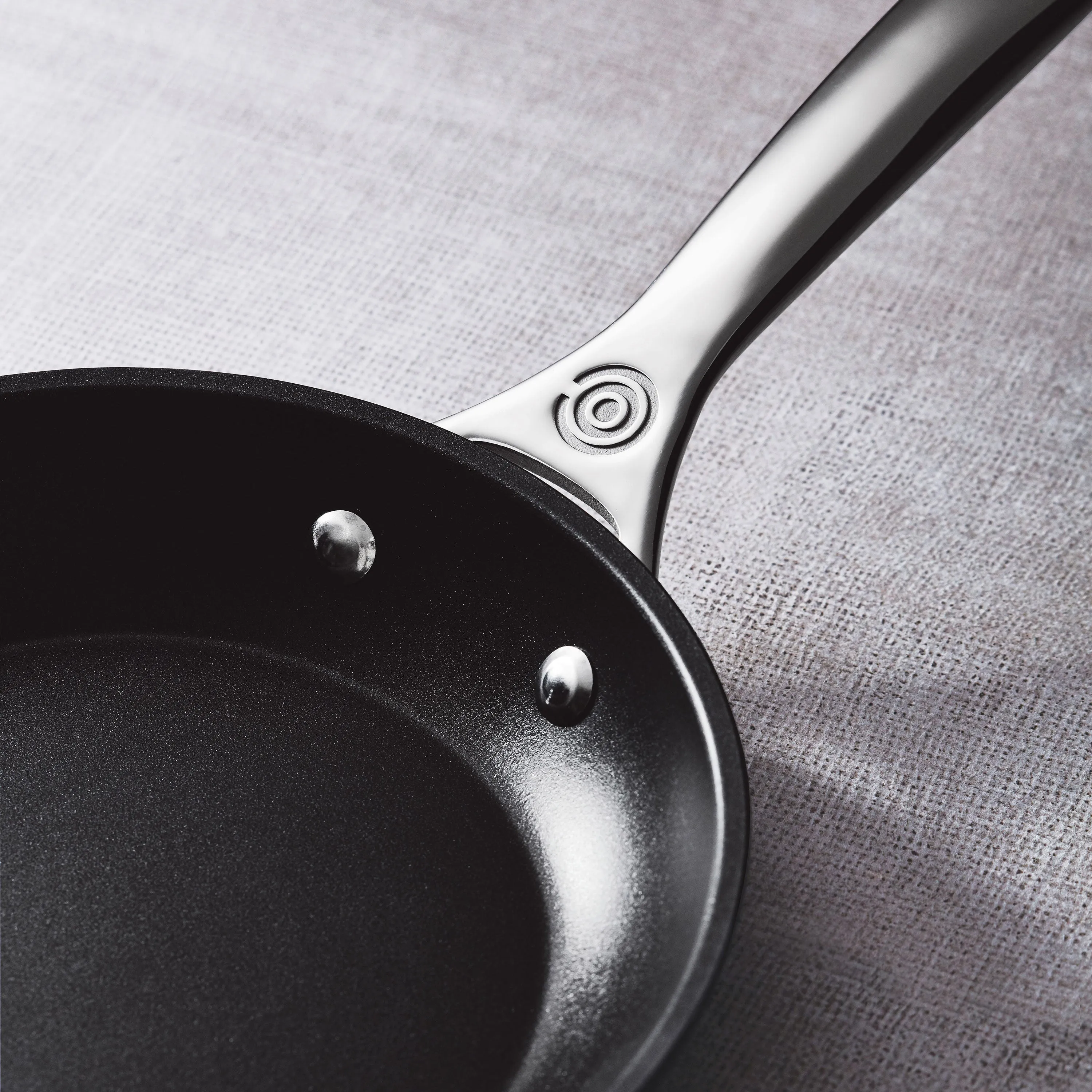 Le Creuset Toughened Nonstick Pro 8 & 10" Skillet Set