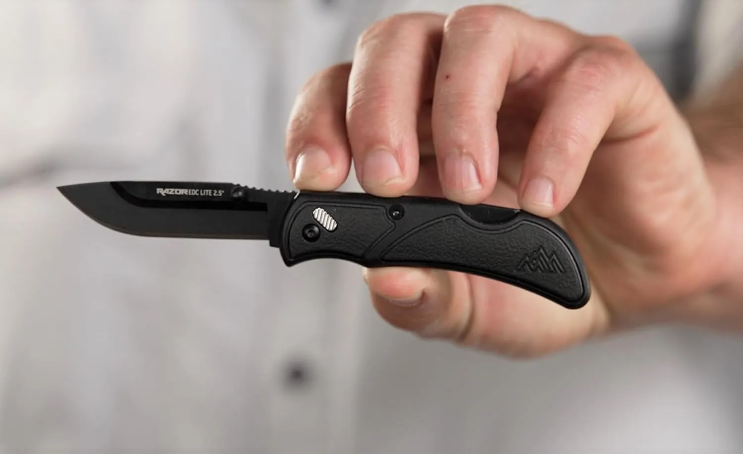 OUTDOOR EDGE Razor EDC Lite Folding Pocket Knife with Clip | Compact 2.5” Replaceable Blade Knife with RazorSafe Blades | Perfect Small Blade for Men, Women, Work & Camping (Black, 2 Black Blades)