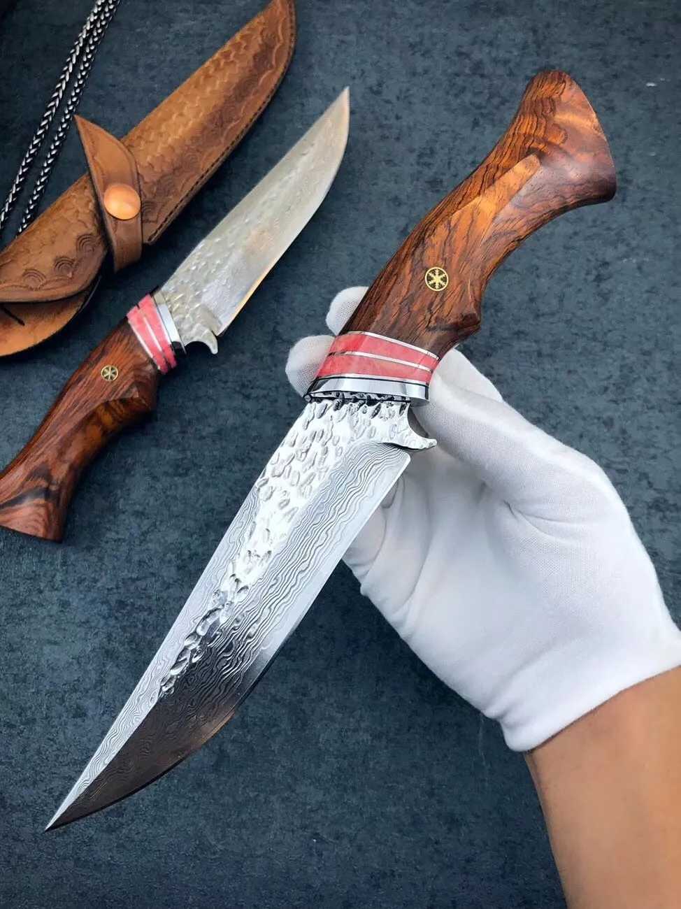 Redwood Handle Damascus Steel Outdoor Knife