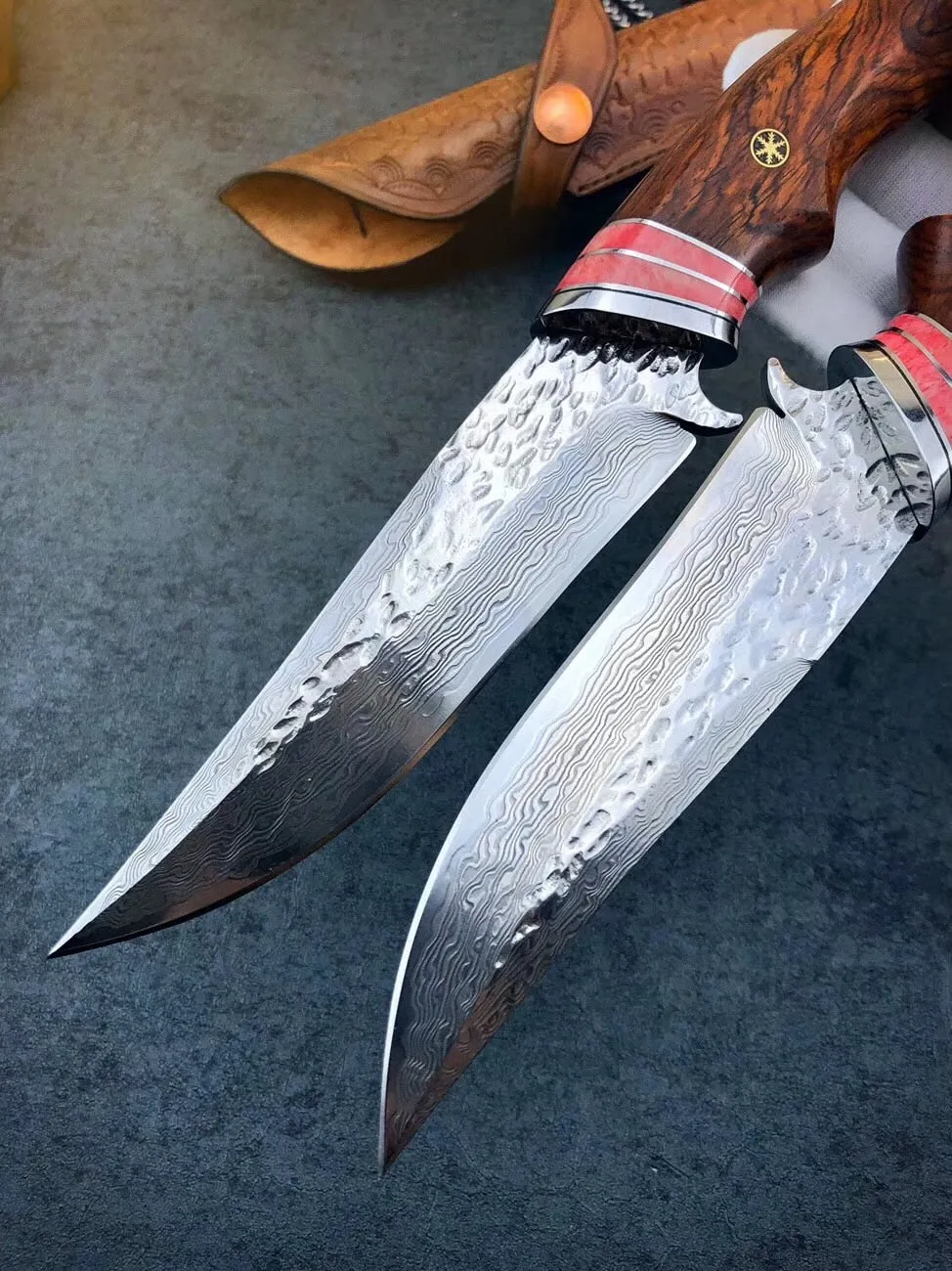 Redwood Handle Damascus Steel Outdoor Knife