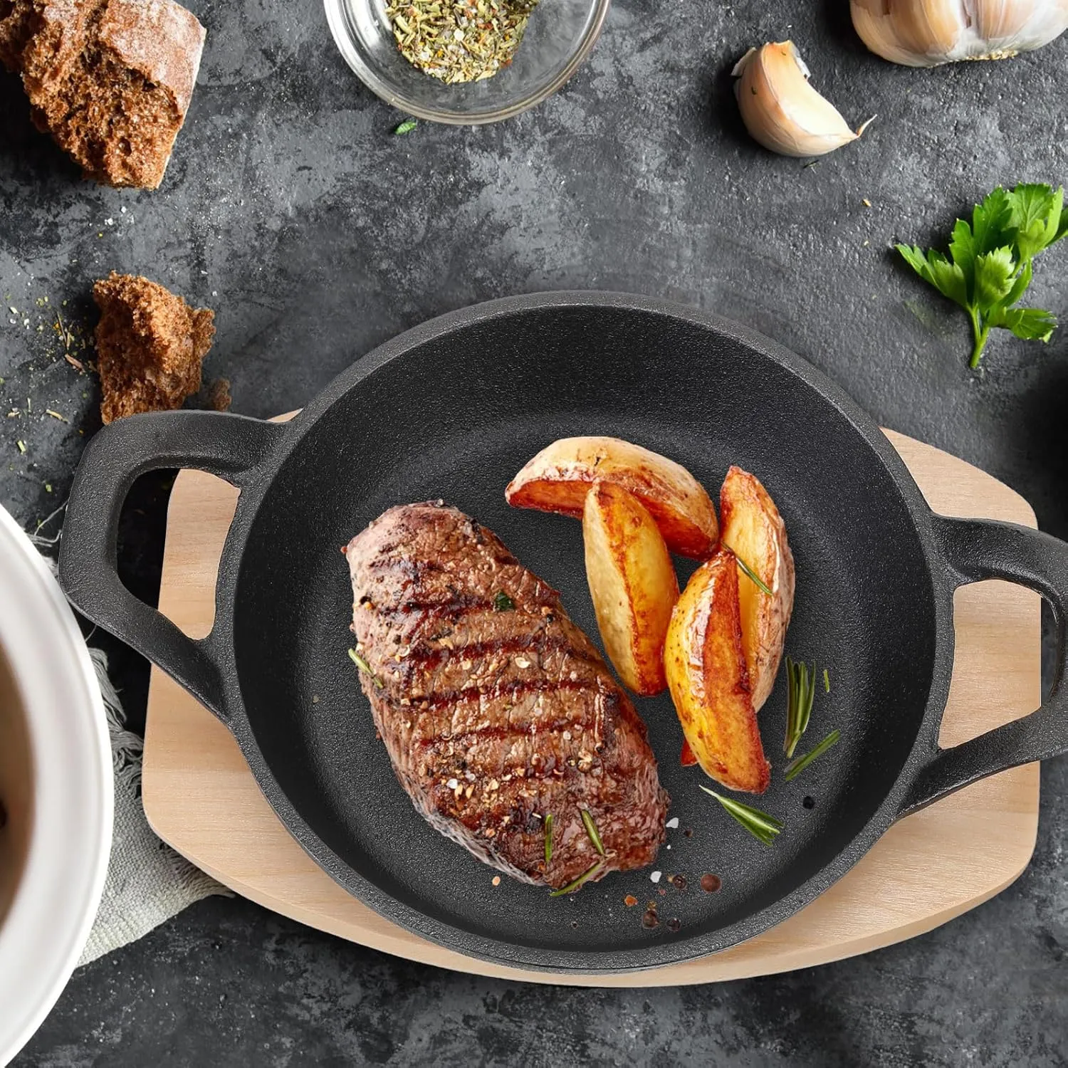 Sliner 4 Sets Mini Cast Iron Skillet Small Cast Iron Plates Skillet with Wooden Base Small Round Pan Fajita Plate Pot for Baking Cooking(6.3 Inches)