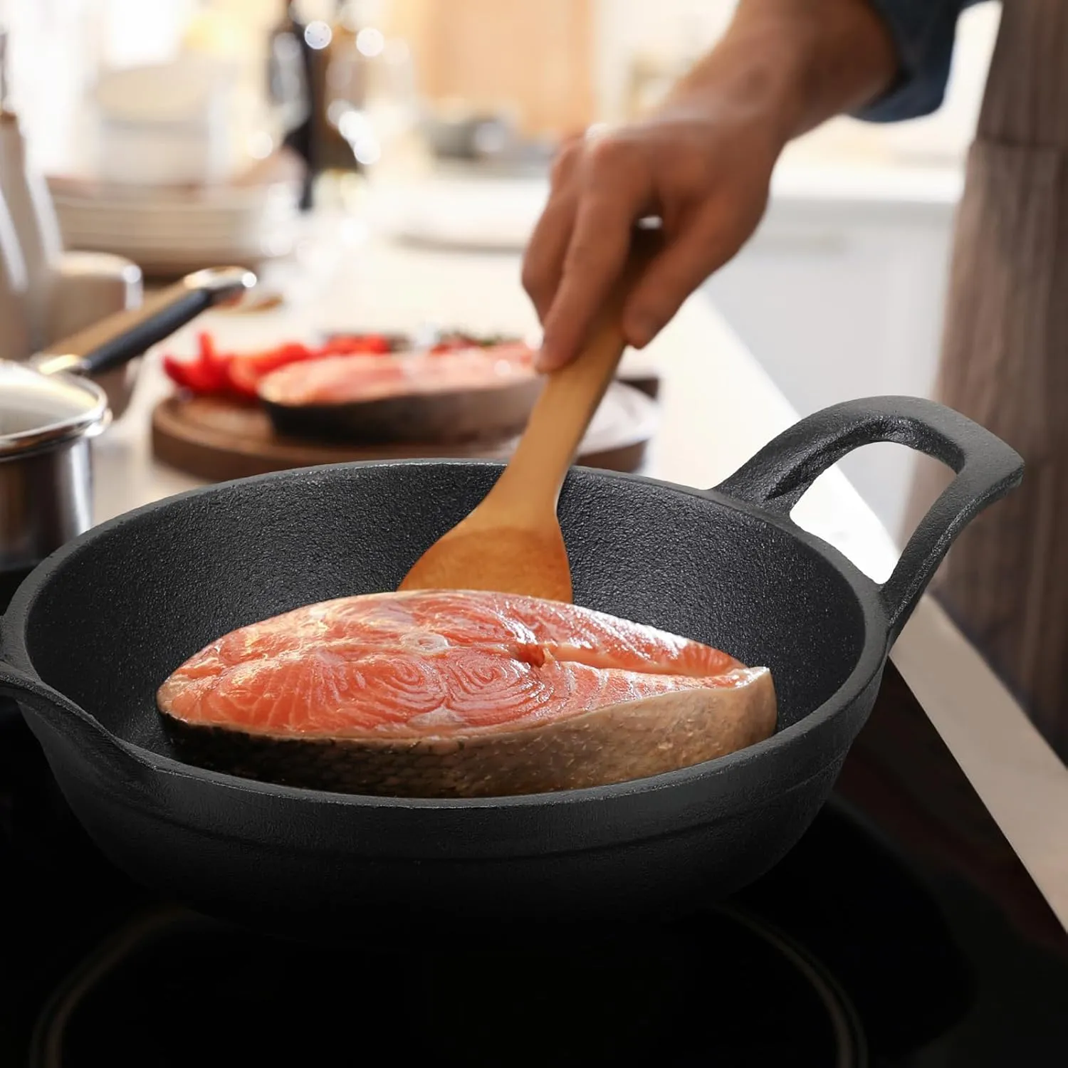 Sliner 4 Sets Mini Cast Iron Skillet Small Cast Iron Plates Skillet with Wooden Base Small Round Pan Fajita Plate Pot for Baking Cooking(7.9 Inches)