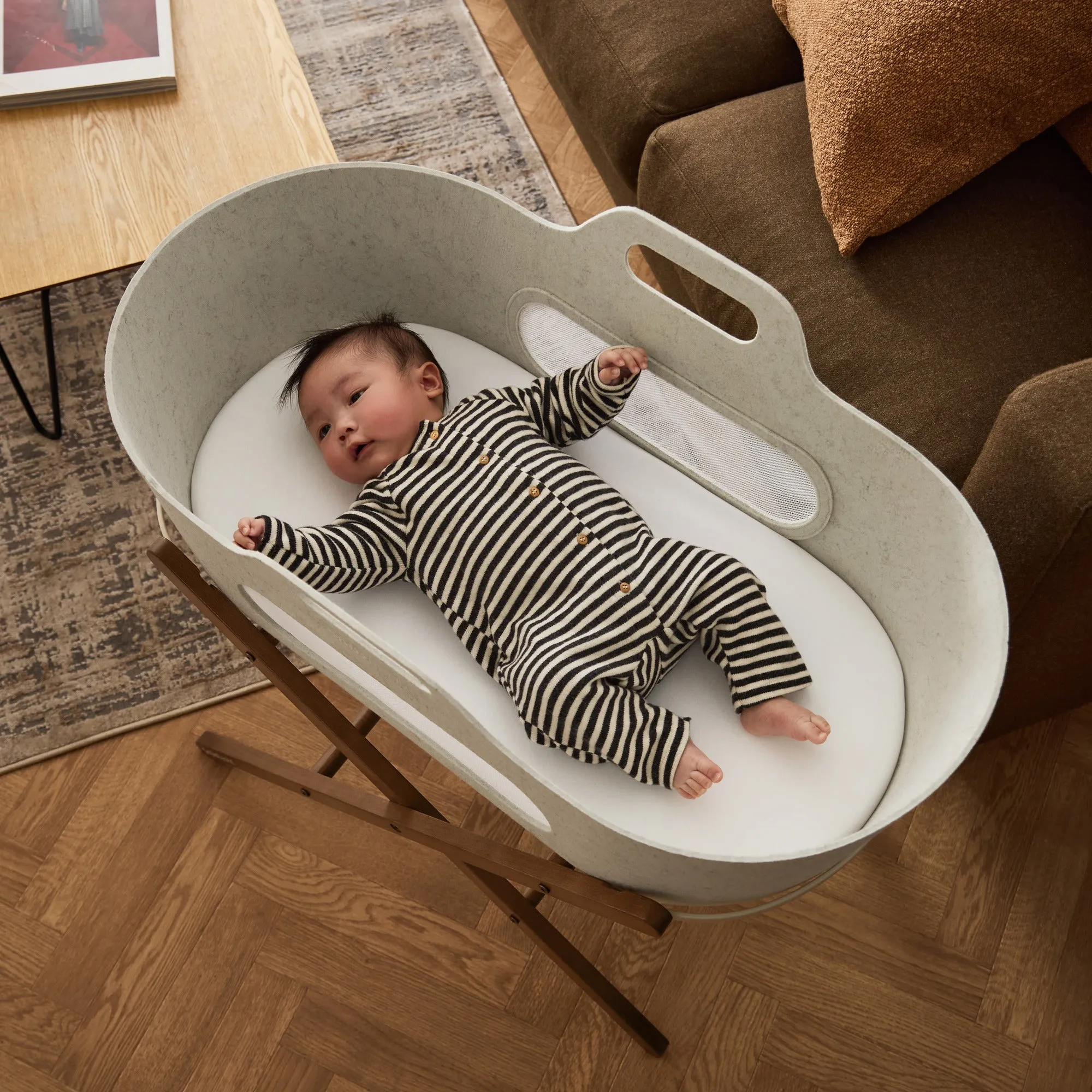 SnuzBaskit Moses Basket with Mattress and Stand Set