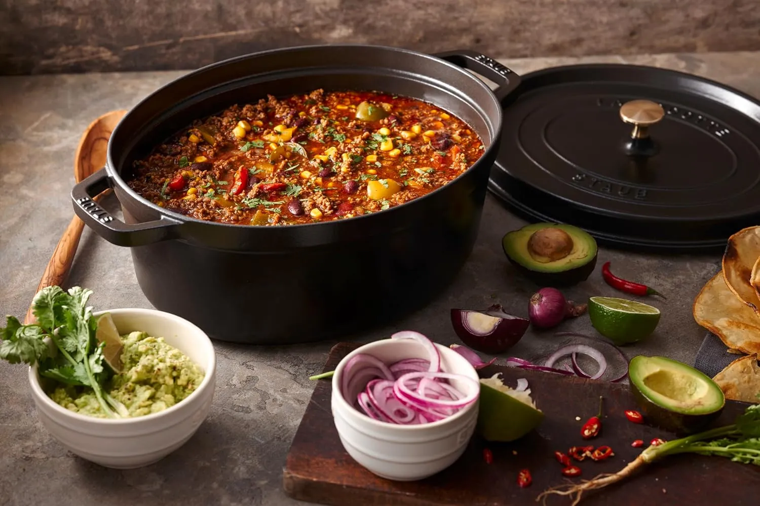 STAUB 40509-322-0 Cocotte Oval 33cm Black