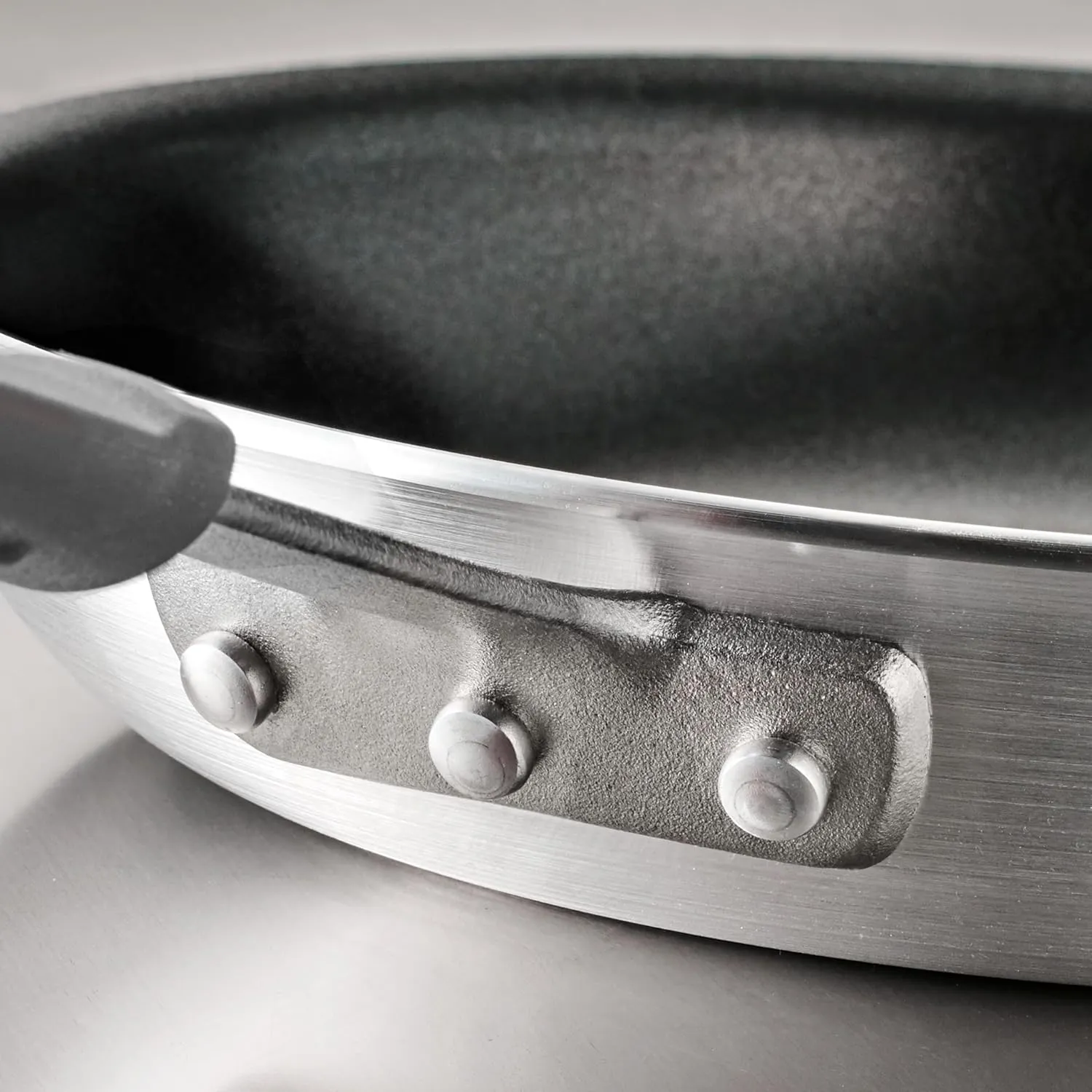 Tramontina Professional 12-Inch Non Stick Large Frying Pan, Heavy-Gauge Aluminum Skillet with Reinforced Nonstick Coating, Gray Handle, Dishwasher and Oven Safe