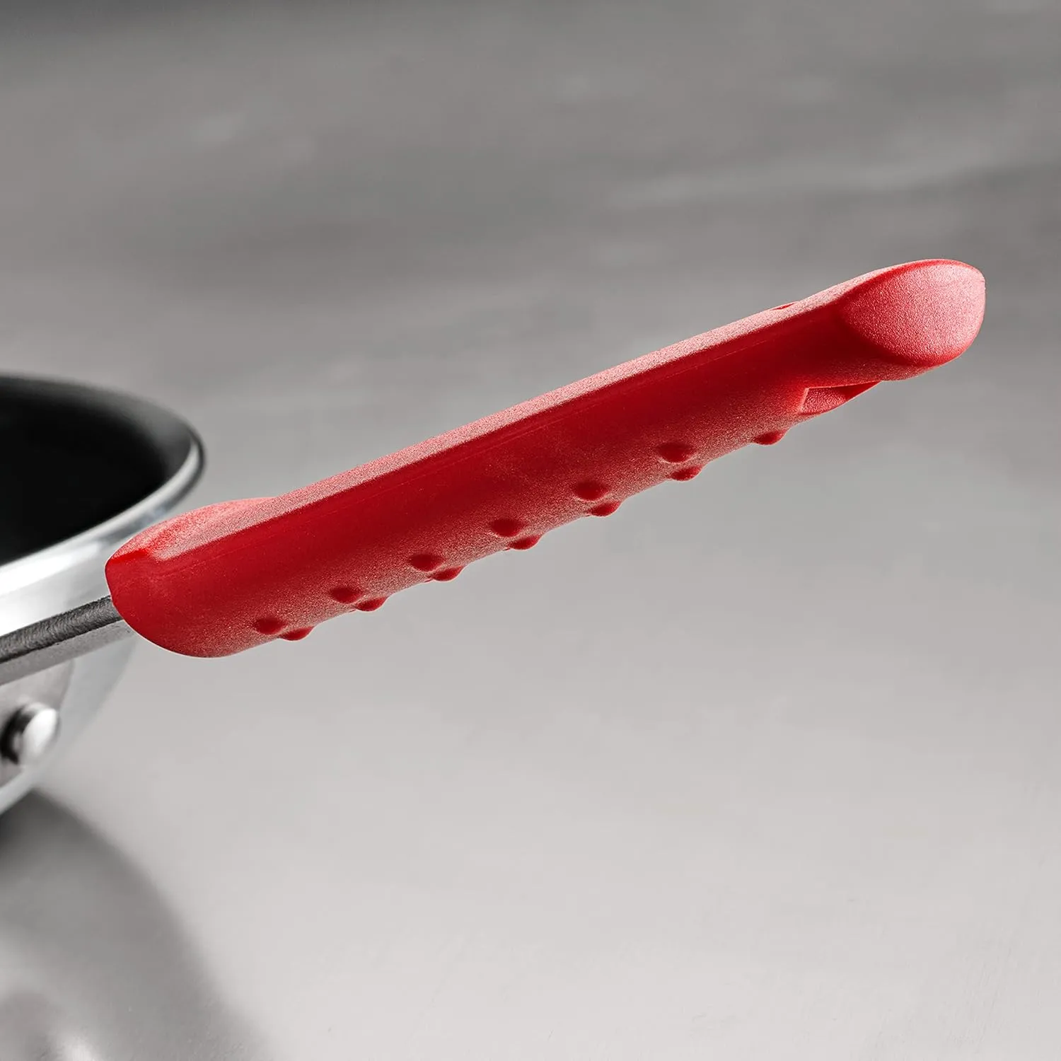 Tramontina Professional 12-Inch Non Stick Large Frying Pan, Heavy-Gauge Aluminum Skillet with Reinforced Nonstick Coating, Red Handle, Dishwasher and Oven Safe