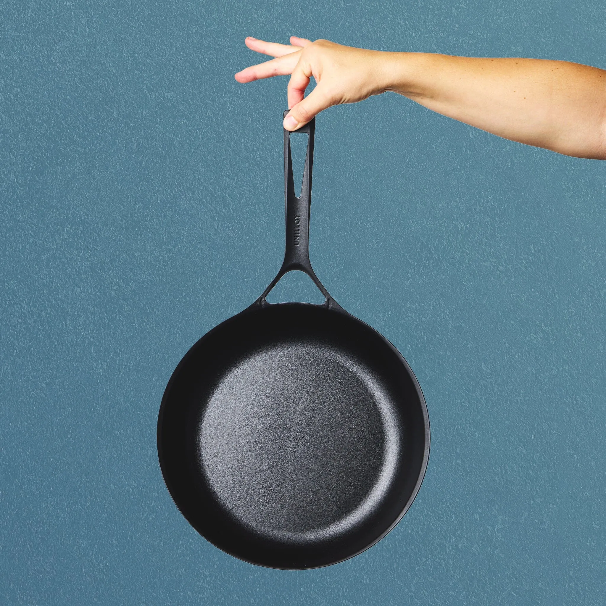 Unilloy Classic Lightweight Cast-Iron Skillet